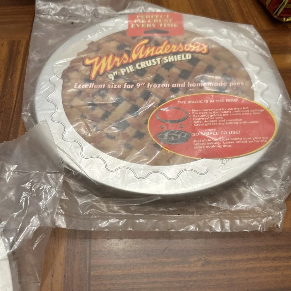 Mrs Anderson 9 Inch Pie Crust‎ Shield New Set 2